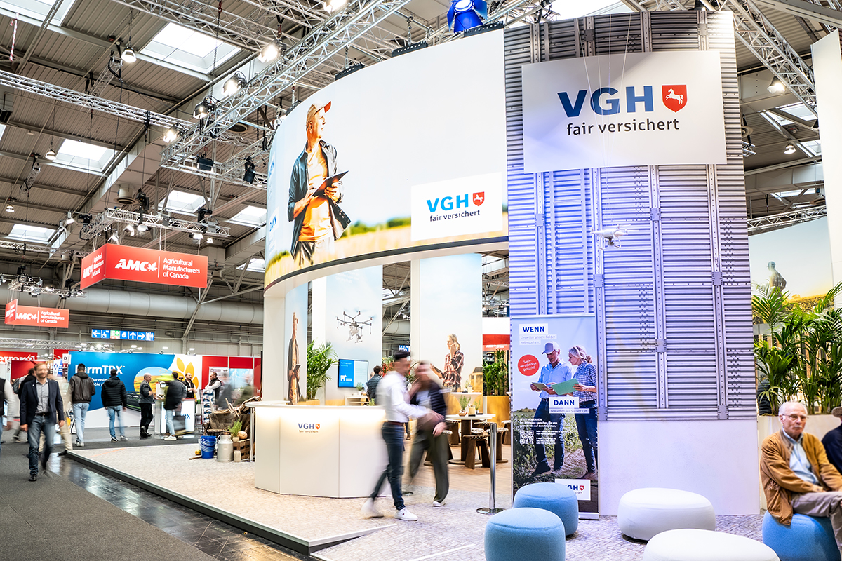 LED-​Wand als Hin­gu­cker: VGH Ver­si­che­run­gen auf der Agri­tech­ni­ca 25